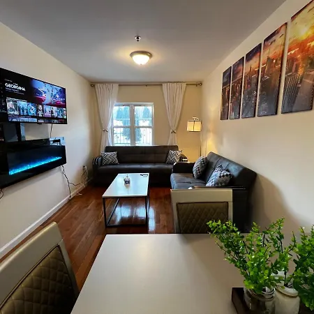 Huge Duplex 2 Bedroom-Apt Queens Nyc. A Hidden Gem